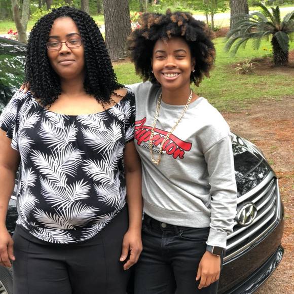 Meet your Posher, Mae - Picture 1 of 1